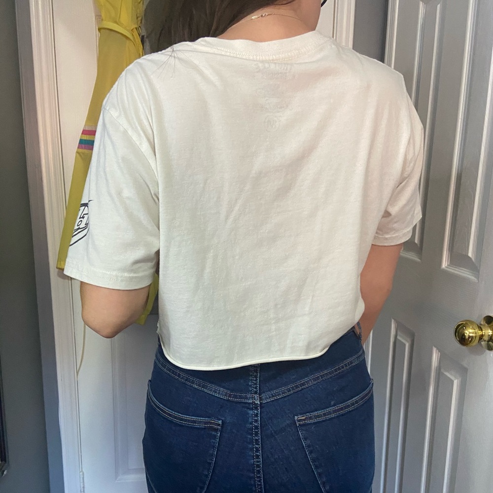 Cropped Tee - Picture 3 of 4
